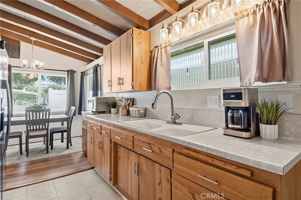 534 South Devon Road Orange, CA 92868 - Photo 14 of 31 Kitchen and Dining