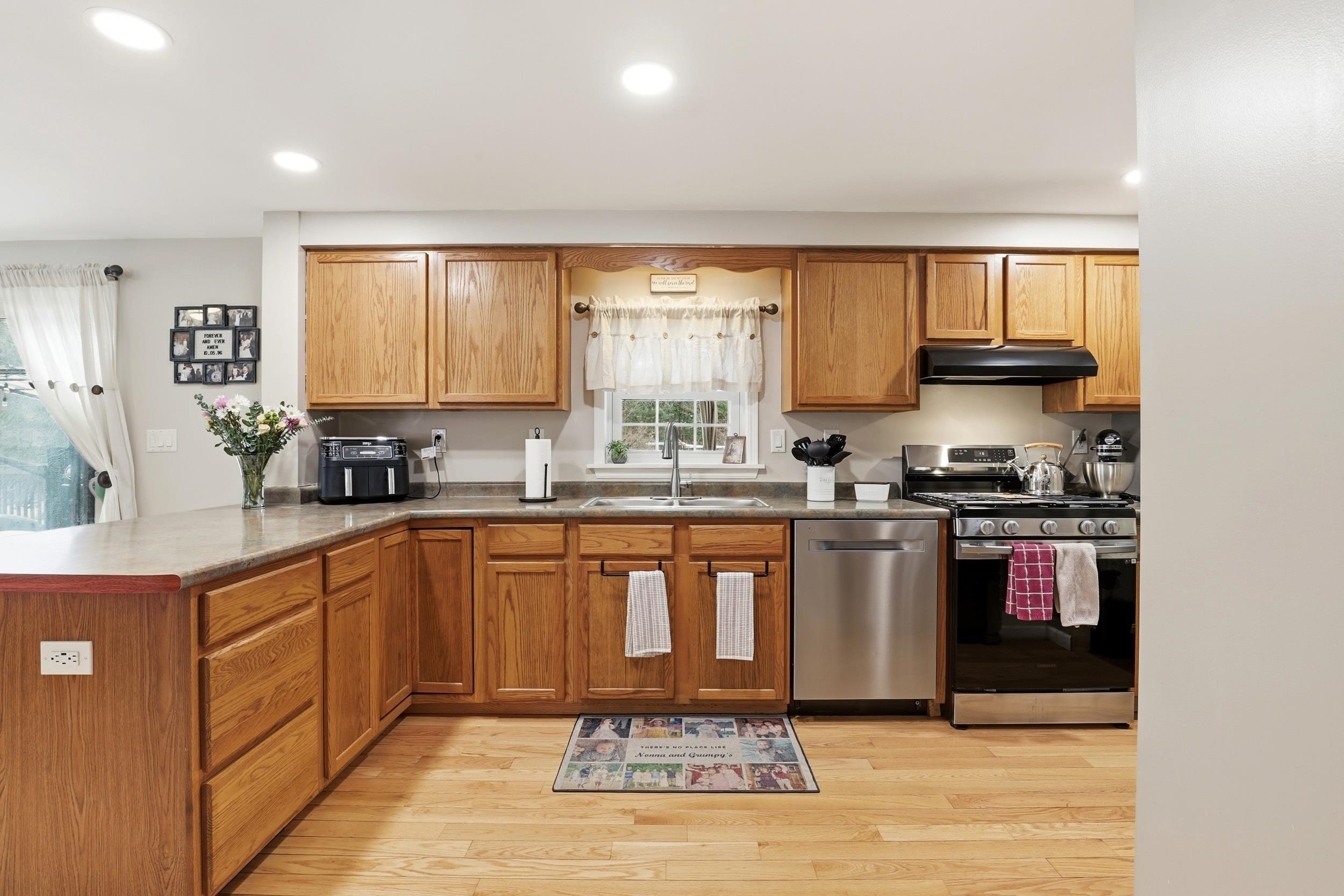 378 School Street Berwick, ME 03901 - Photo 13 of 58