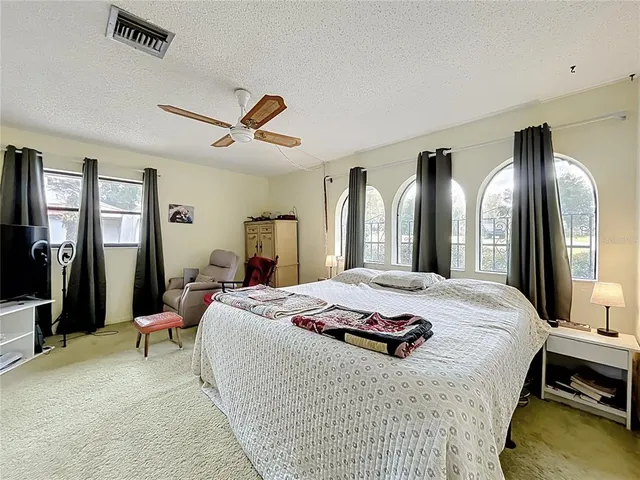 $750,000 | 16635 County Road 450, Umatilla, FL 32784