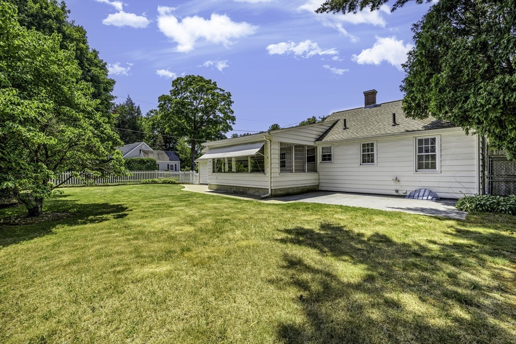 1855 Parker Street Springfield, MA 01128 - Photo 4 of 20