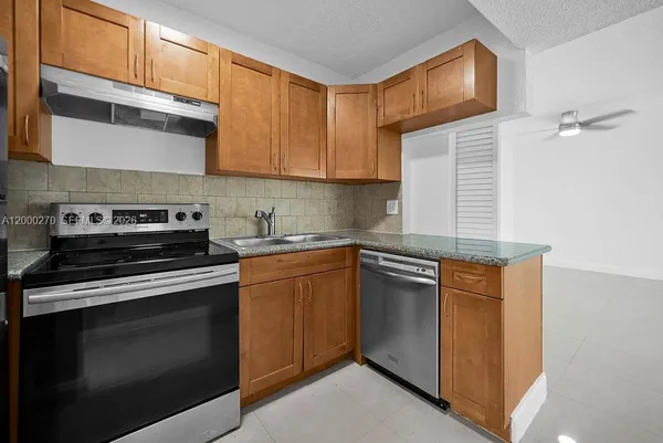 $1,995 | 6951 Southwest 7th Street, Margate, FL 33068