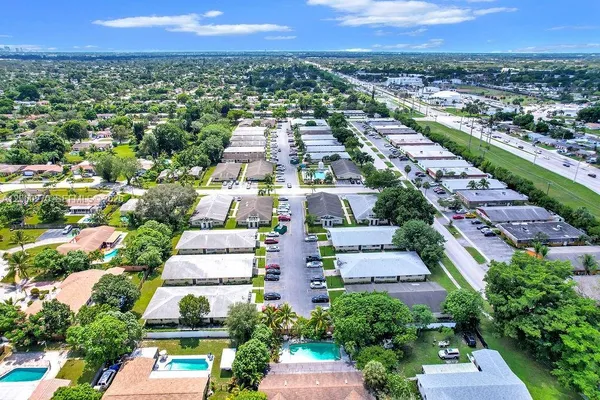 $1,995 | 6951 Southwest 7th Street, Margate, FL 33068