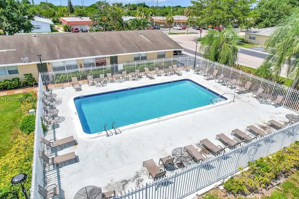 $1,995 | 6951 Southwest 7th Street, Margate, FL 33068