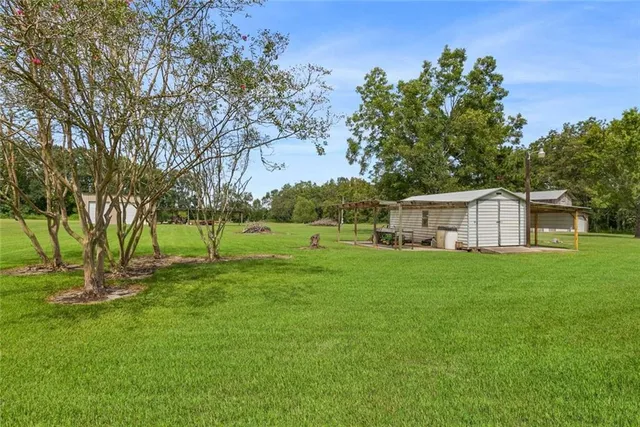 $389,000 | 10480 Bueche Road, Erwinville, LA 70729