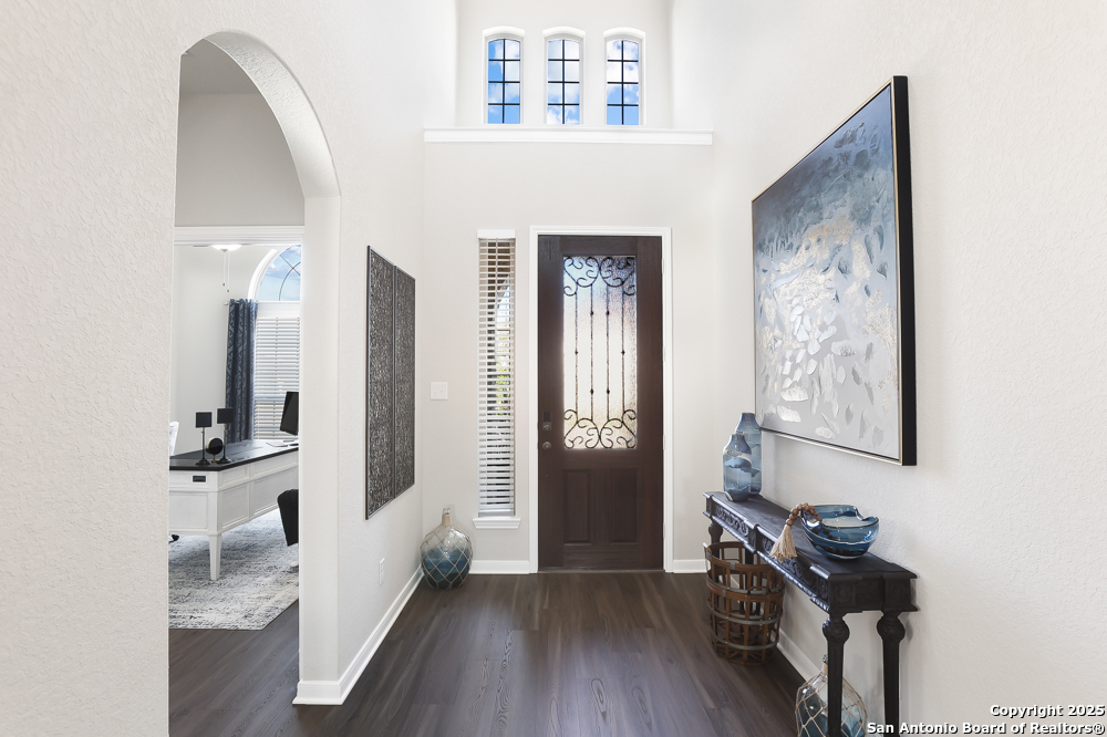 315 Canton Chase Cibolo, TX 78108 - Photo 10 of 36 a view of a hallway with workspace and a window