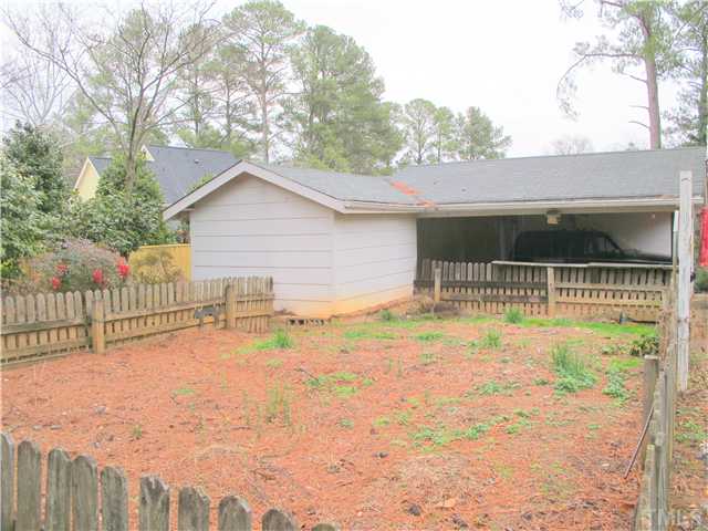 1814 Arlington Street Raleigh, NC 27608 - Photo 18 of 20 a house with swimming pool in front of it