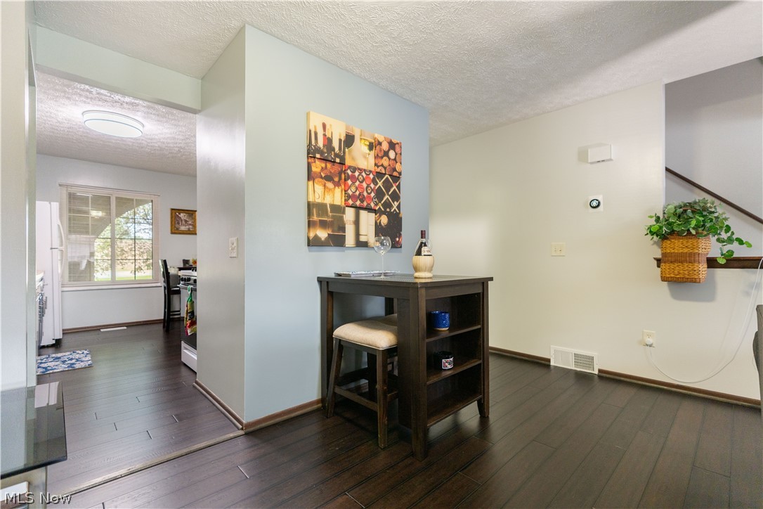 6674 Hills And Dales Road Northwest Canton, OH 44708 - Photo 11 of 34 Gallery Image 11