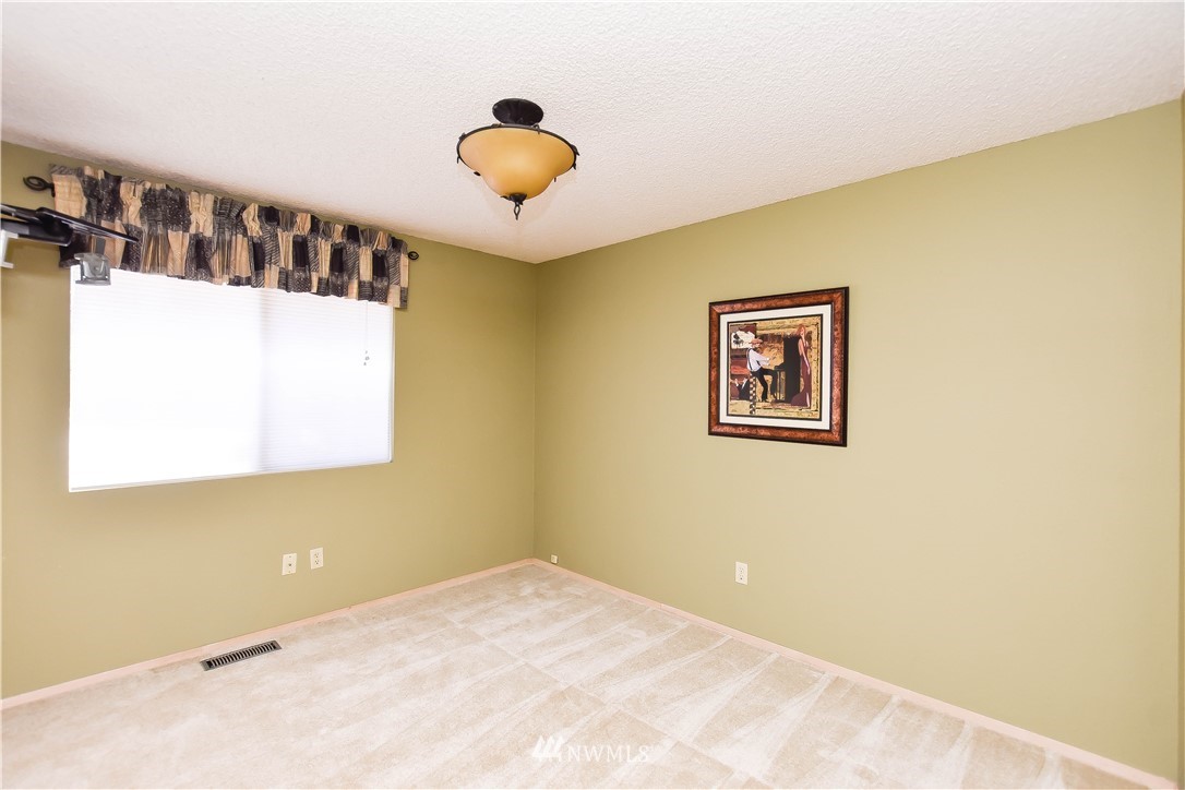8810 Northeast 195th Street Bothell, WA 98011 - Photo 19 of 25