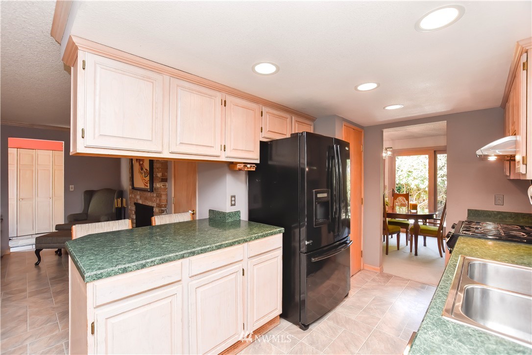 8810 Northeast 195th Street Bothell, WA 98011 - Photo 7 of 25
