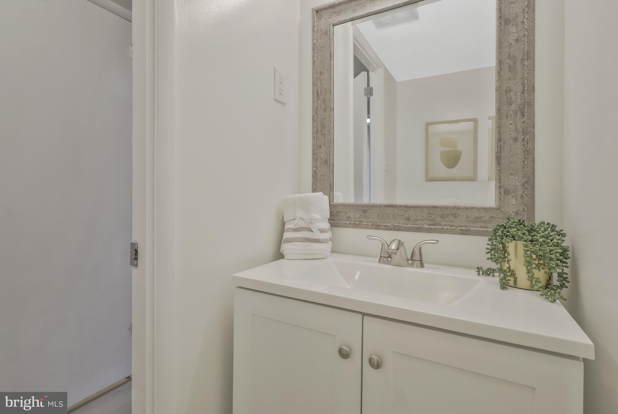 2361 Emerald Heights Court Reston, VA 20191 - Photo 19 of 55 Gallery Image 19