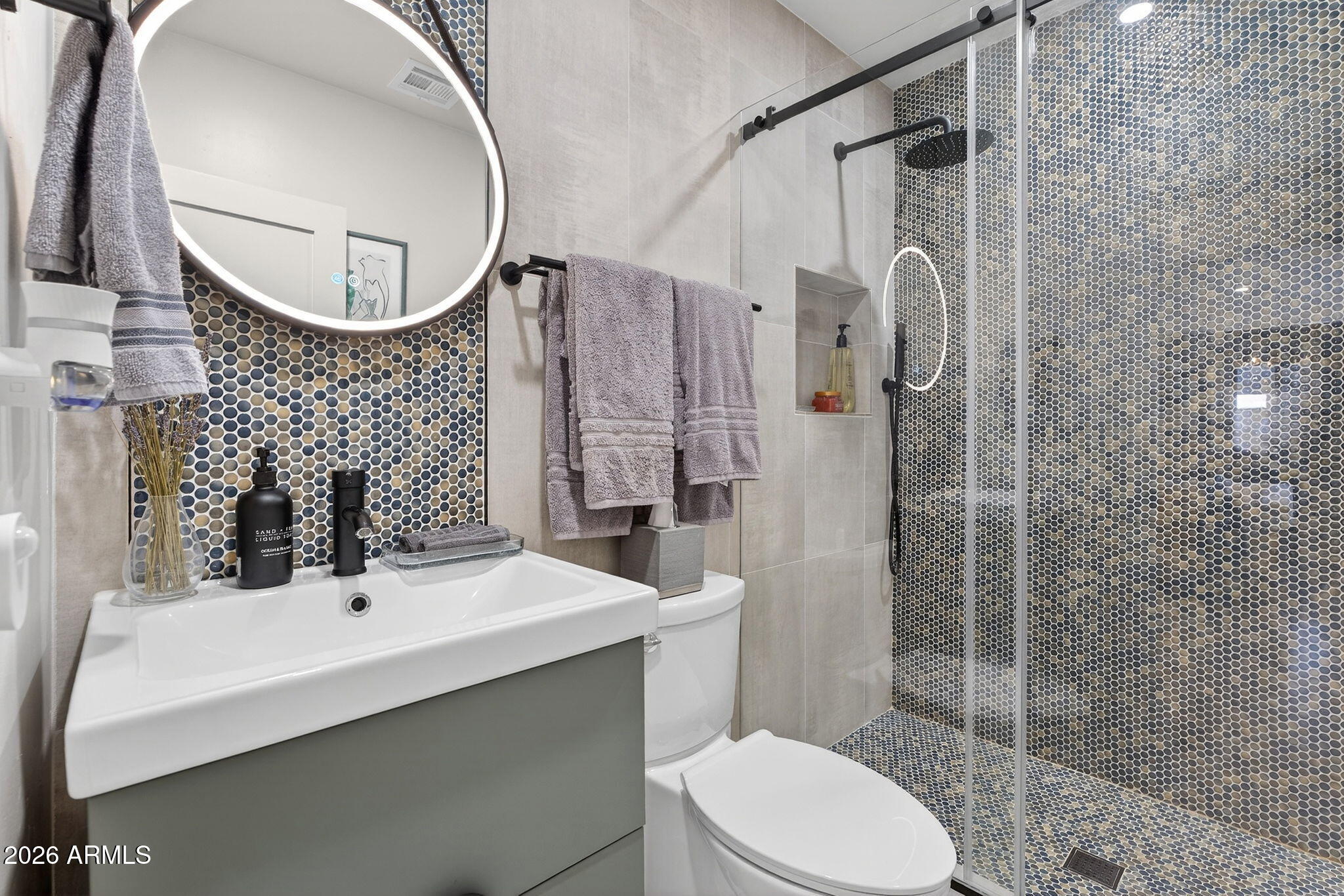 938 West Portland Street Phoenix, AZ 85007 - Photo 39 of 60 Guest bathroom