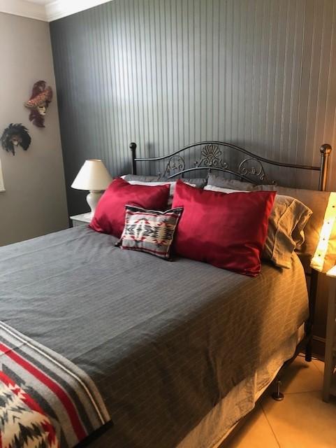 3980 Oaks Clubhouse Drive, Unit 101 Pompano Beach, FL 33069 - Photo 19 of 31 Comfortable Guest Bedroom