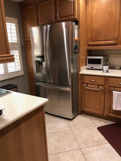 3980 Oaks Clubhouse Drive, Unit 101 Pompano Beach, FL 33069 - Photo 4 of 31 Kitchen view