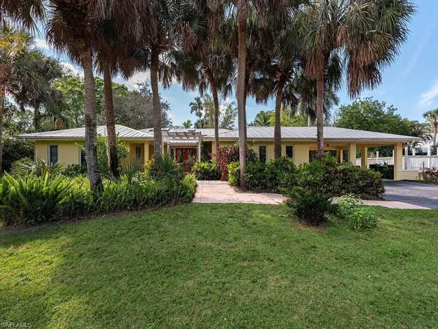 $3,100,000 | 461 Carica Road, Naples, FL 34108