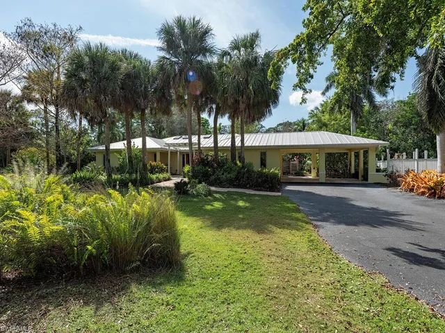 $3,100,000 | 461 Carica Road, Naples, FL 34108