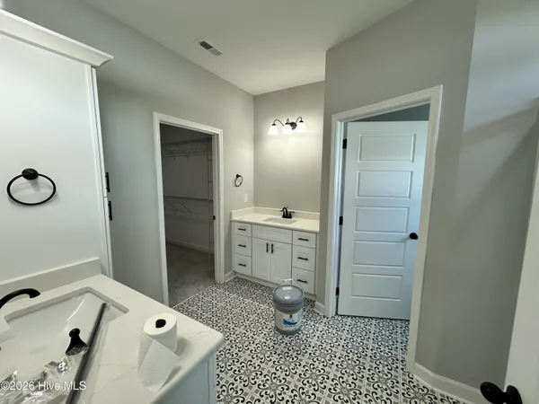 $389,900 | 3763 Huntcliff Drive, La Grange, NC 28551