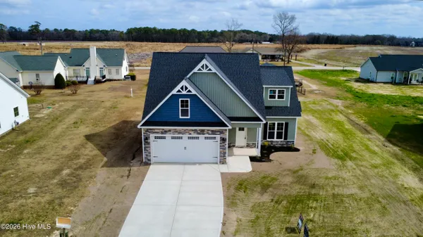 $389,900 | 3763 Huntcliff Drive, La Grange, NC 28551