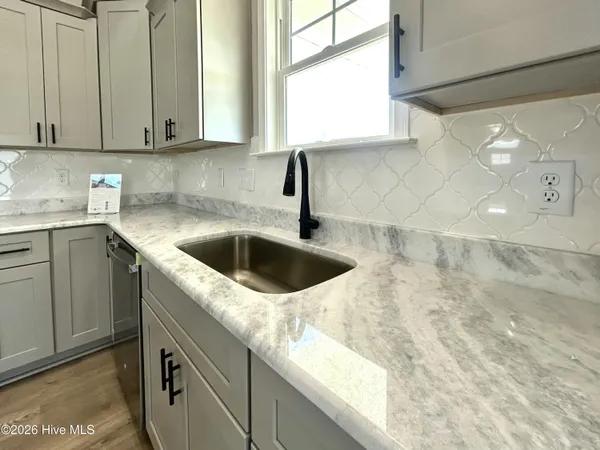 $389,900 | 3763 Huntcliff Drive, La Grange, NC 28551