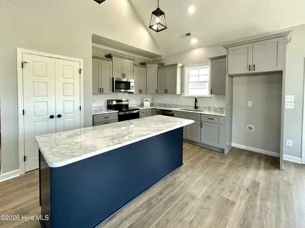 $389,900 | 3763 Huntcliff Drive, La Grange, NC 28551