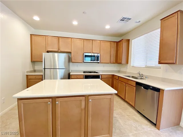 $2,100 | 362 Espressivo Street, Henderson, NV 89011