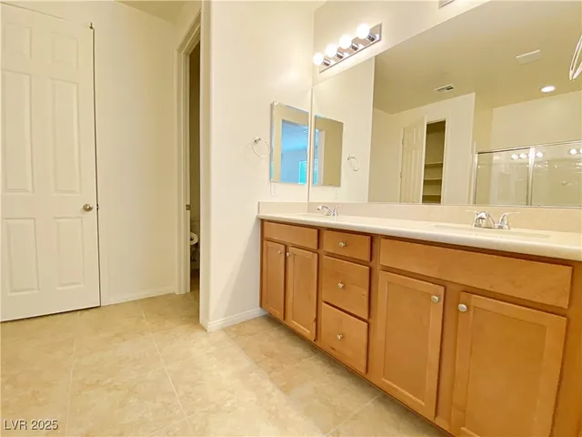 $2,100 | 362 Espressivo Street, Henderson, NV 89011