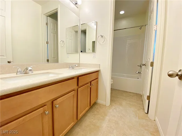 $2,100 | 362 Espressivo Street, Henderson, NV 89011