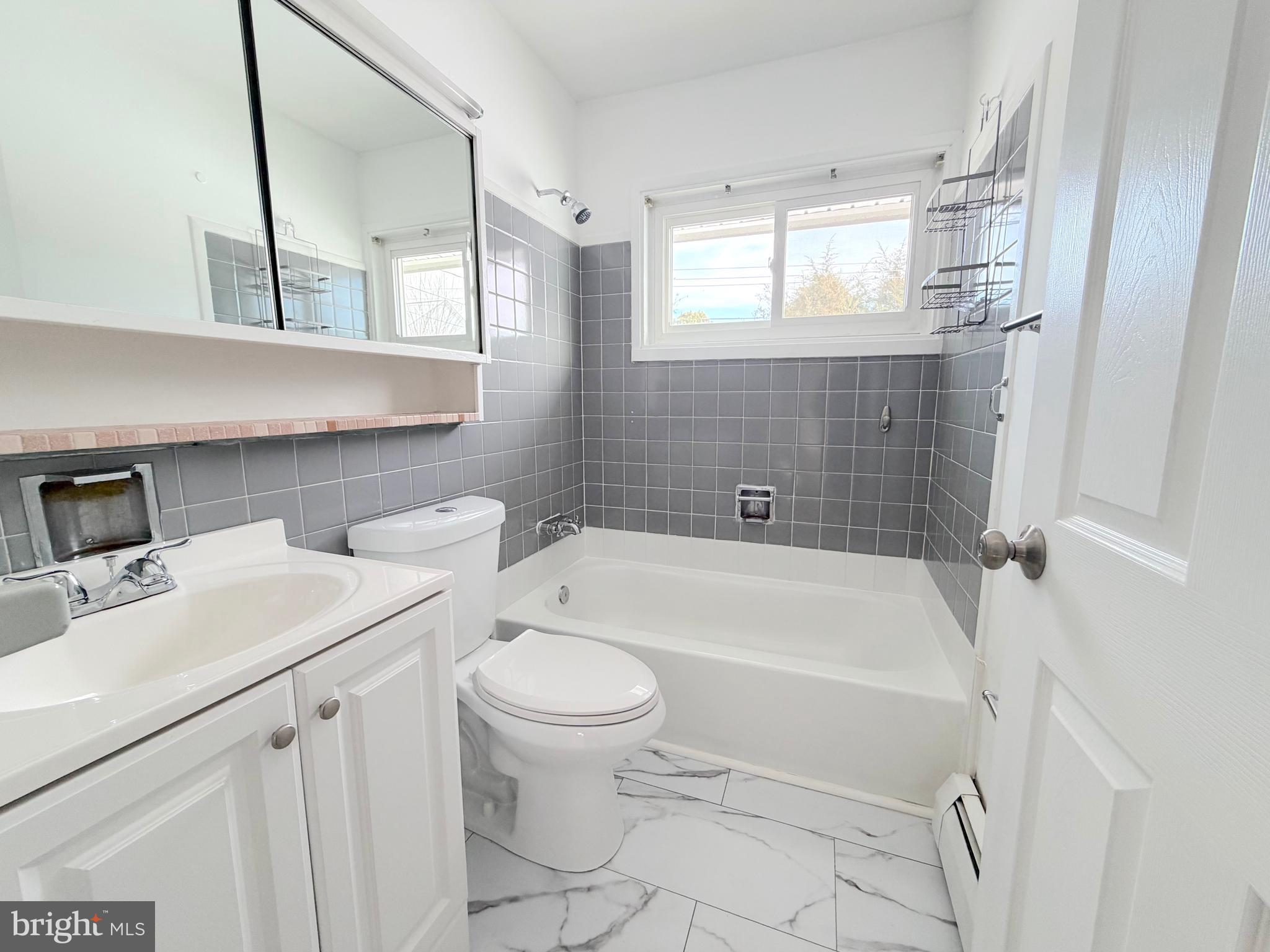 56 Indian Red Road Levittown, PA 19057 - Photo 9 of 19 Gallery Image 9