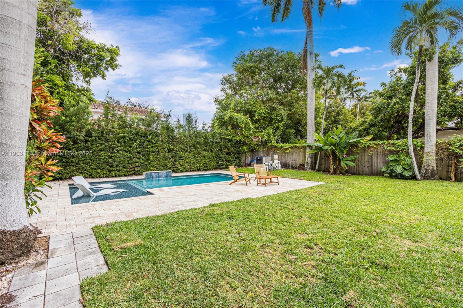 431 Southwest 20th Road Miami, FL 33129 - Photo 11 of 41