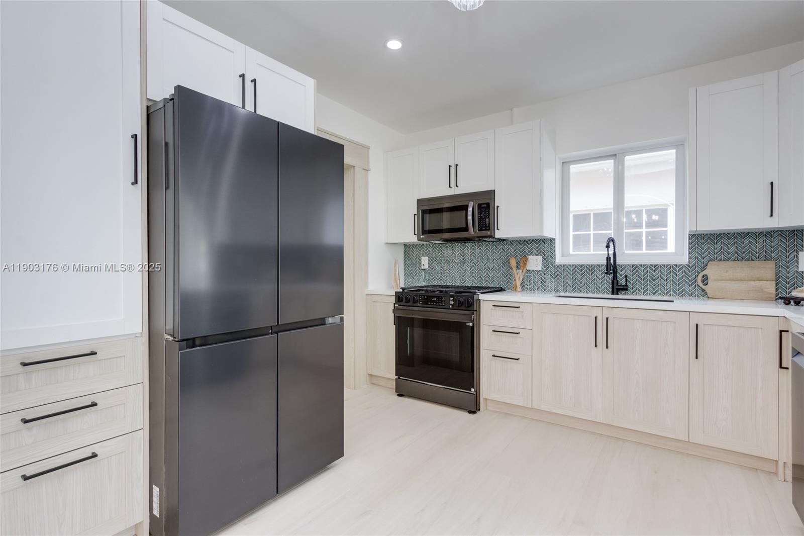 431 Southwest 20th Road Miami, FL 33129 - Photo 19 of 41