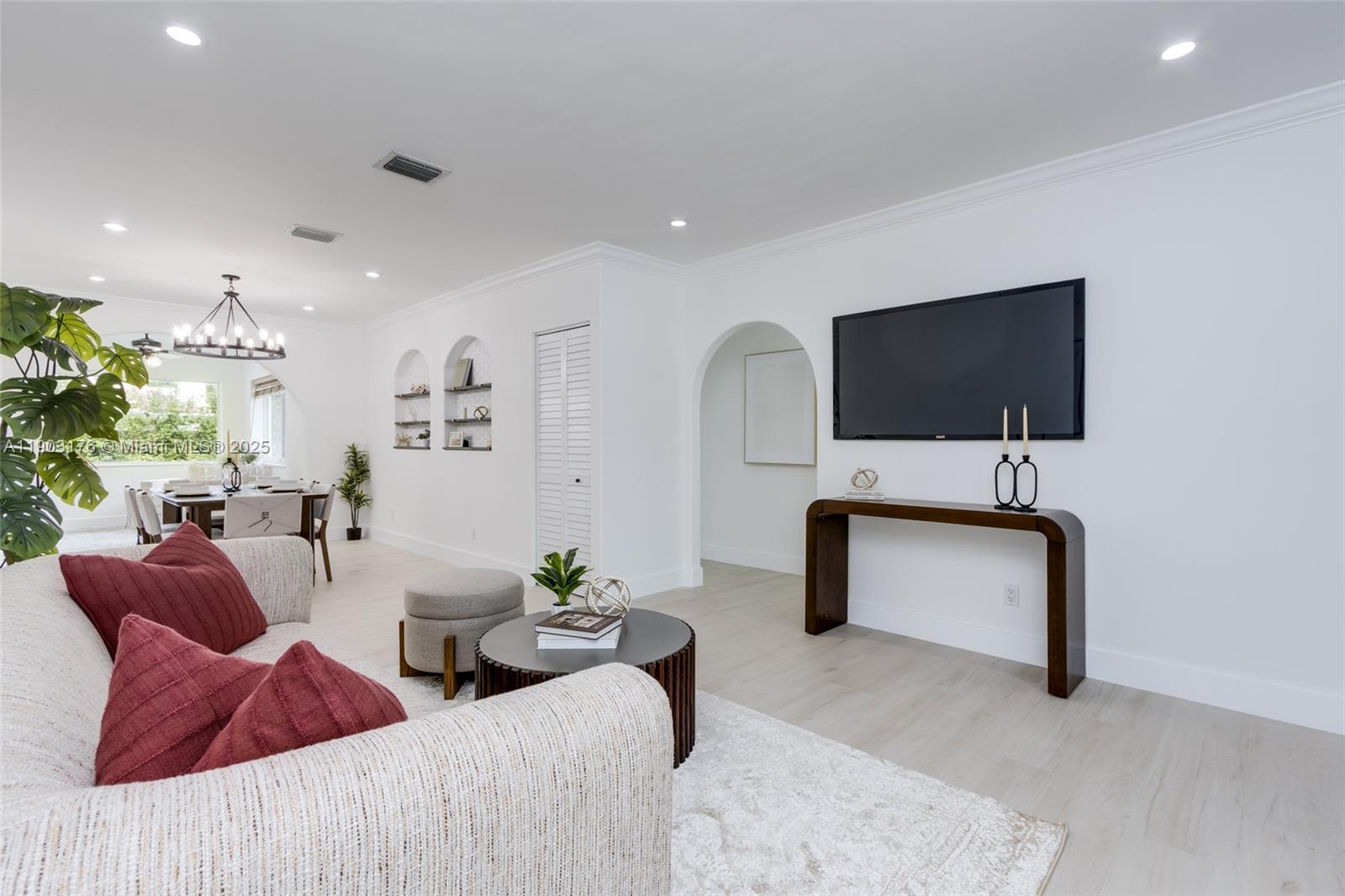 431 Southwest 20th Road Miami, FL 33129 - Photo 3 of 41