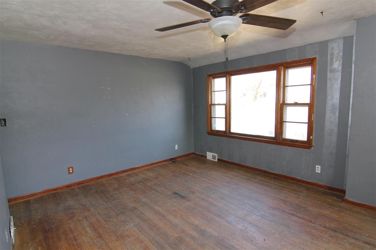 118 Middle Road Muscatine, IA 52761 - Photo 4 of 11 Gallery Image 4