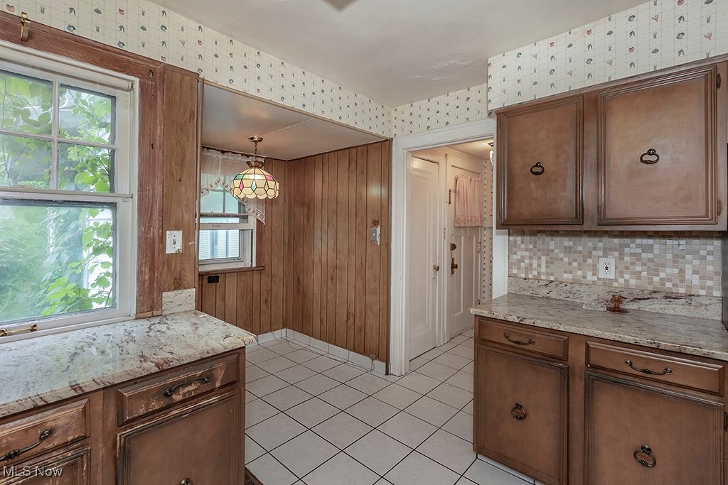 3336 Dellwood Road Cleveland, OH 44118 - Photo 15 of 42