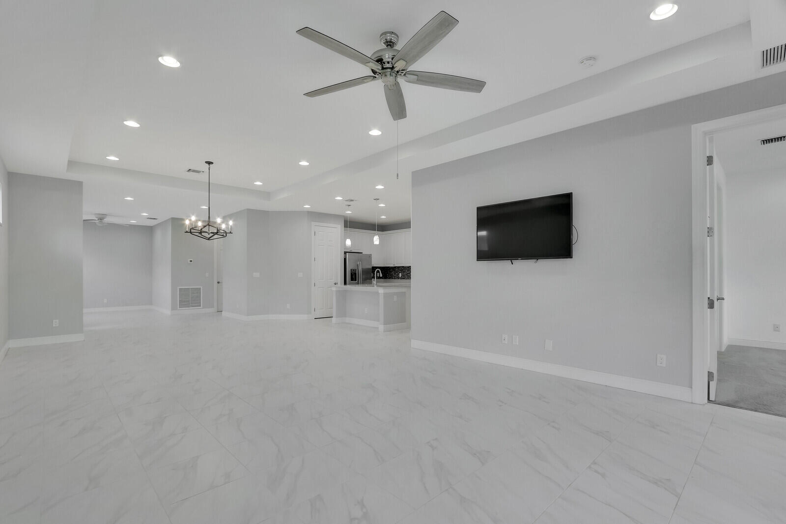 21026 Southwest Modena Way Port St. Lucie, FL 34986 - Photo 10 of 57 10_image_10_mls
