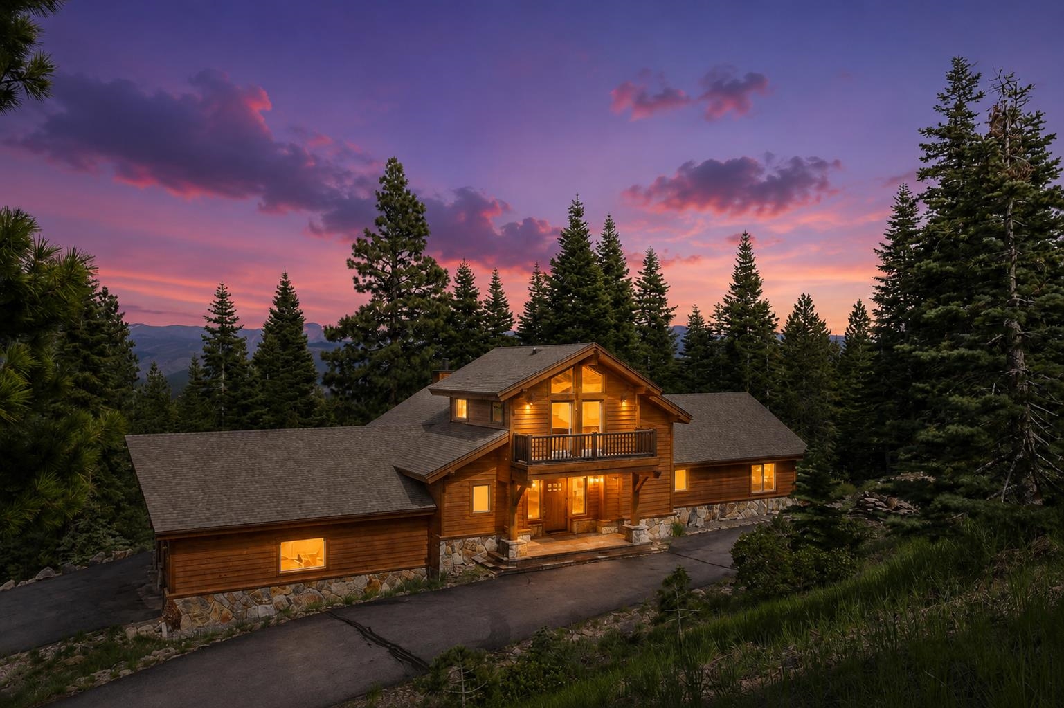 10971 Beacon Road Truckee, CA 96161 - Photo 2 of 28