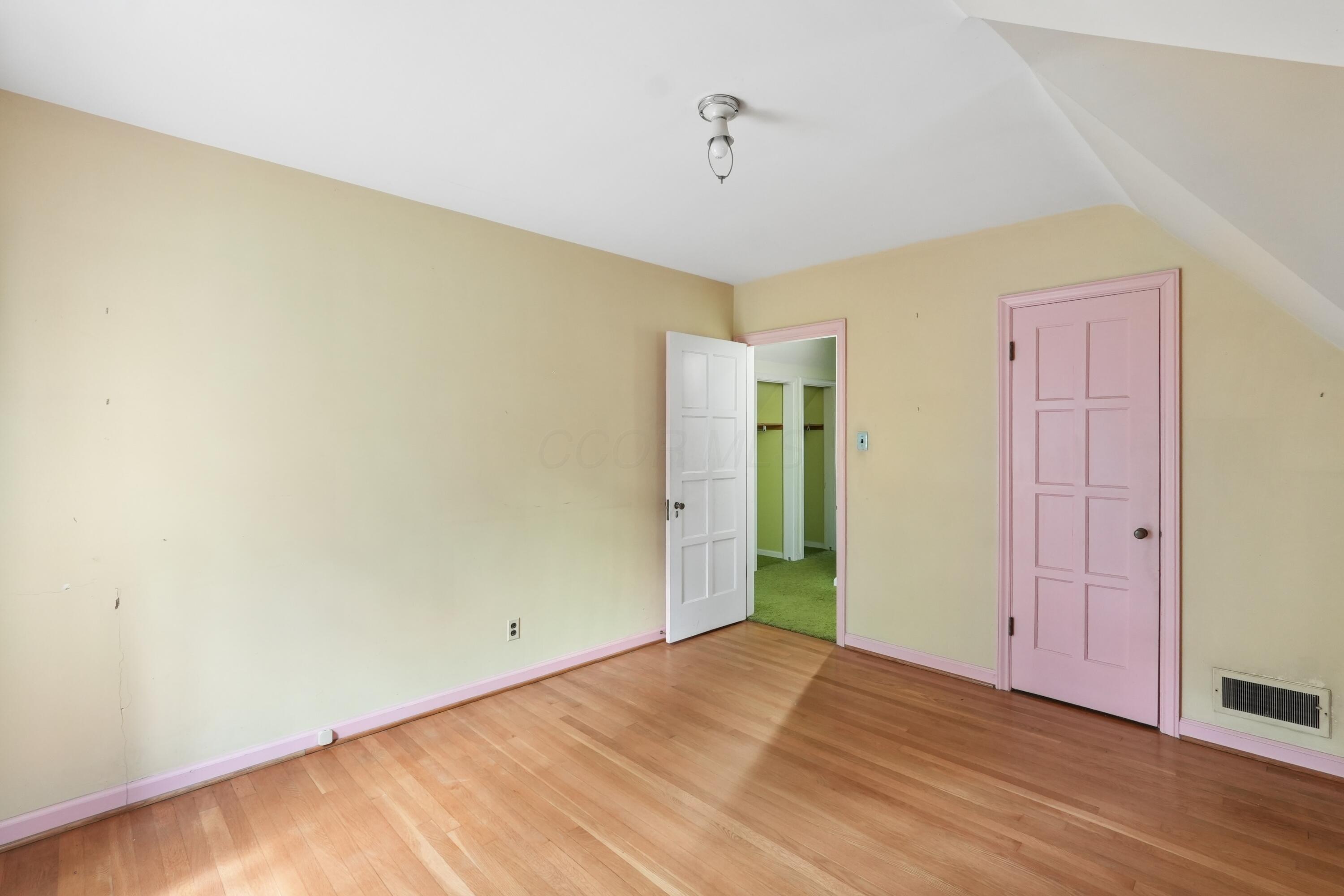 2050 Upper Chelsea Road Columbus, OH 43221 - Photo 33 of 62