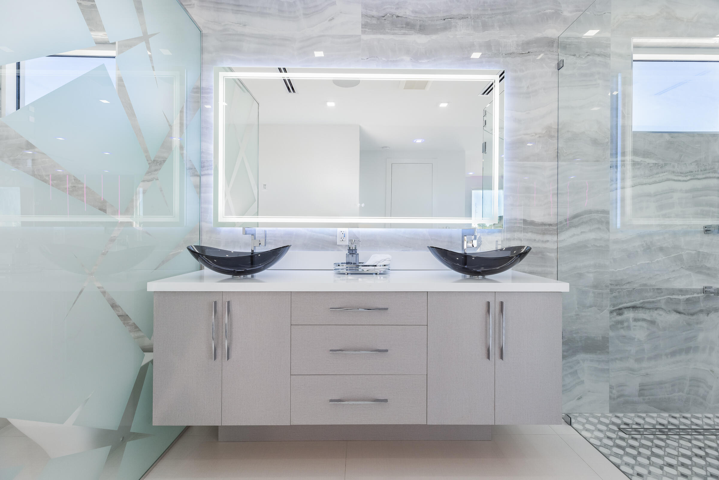 45 Cormorant Drive Key Largo, FL 33037 - Photo 23 of 51 a bathroom with a sink and a mirror