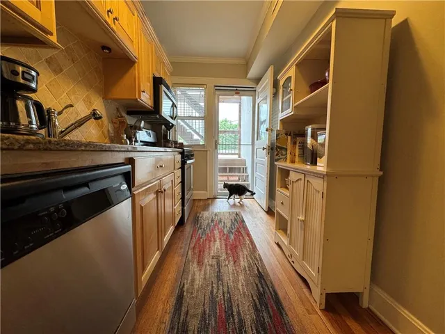 $195,000 | 311 East 43rd Street, Unit 2W, Kansas City, MO 64111