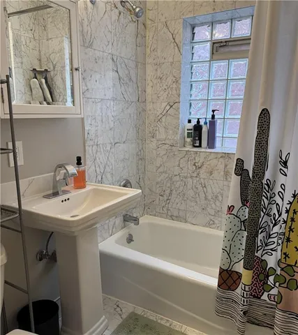 $195,000 | 311 East 43rd Street, Unit 2W, Kansas City, MO 64111