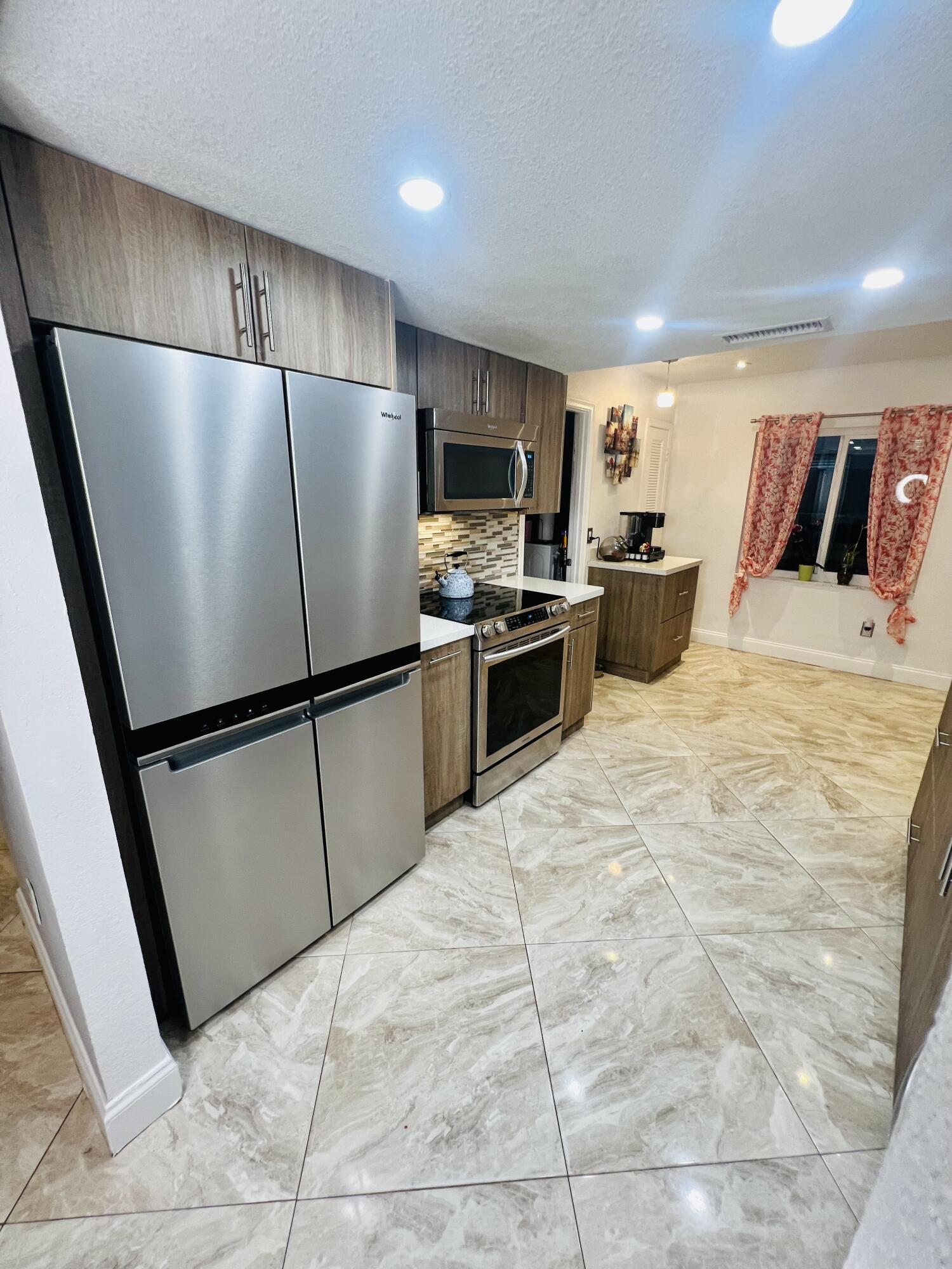 22744 Southwest 54th Way Boca Raton, FL 33433 - Photo 37 of 72 IMG_4141