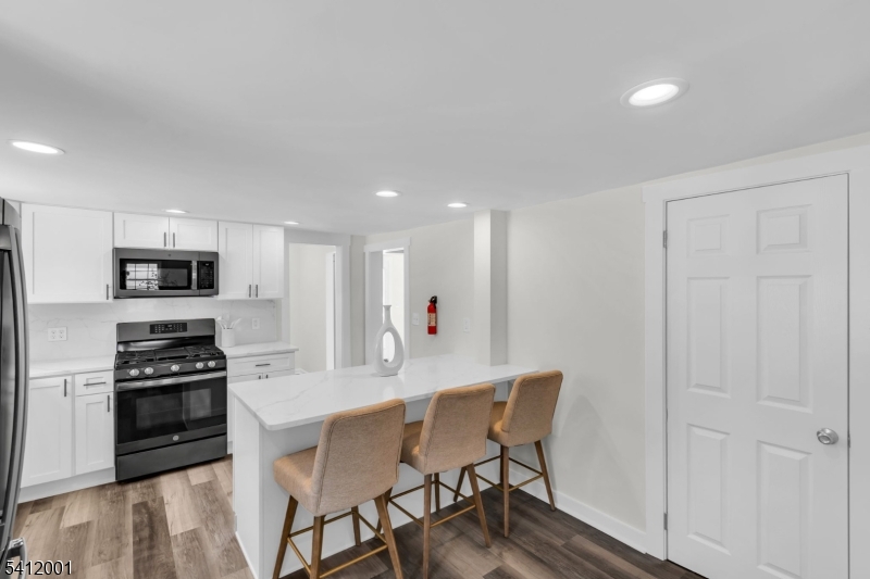 70 Lake Wallkill Road Vernon, NJ 07461 - Photo 9 of 33 Gallery Image 9