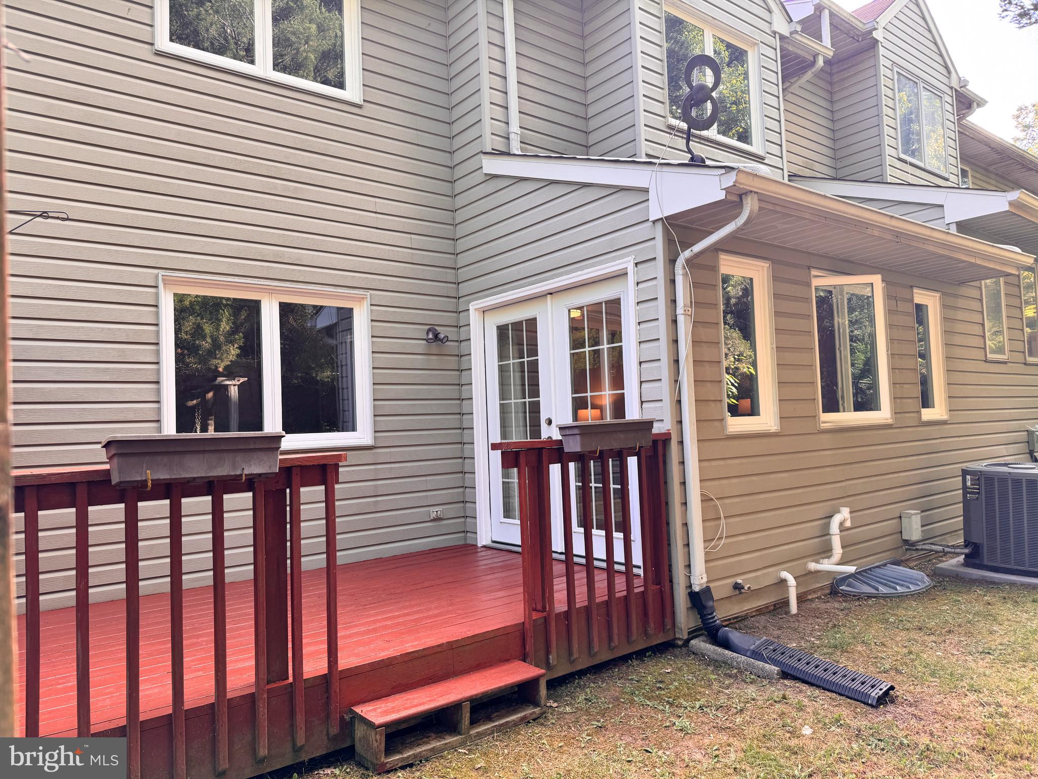 363 Chickory Way Newark, DE 19711 - Photo 40 of 42 a view of a house with a small yard and wooden fence