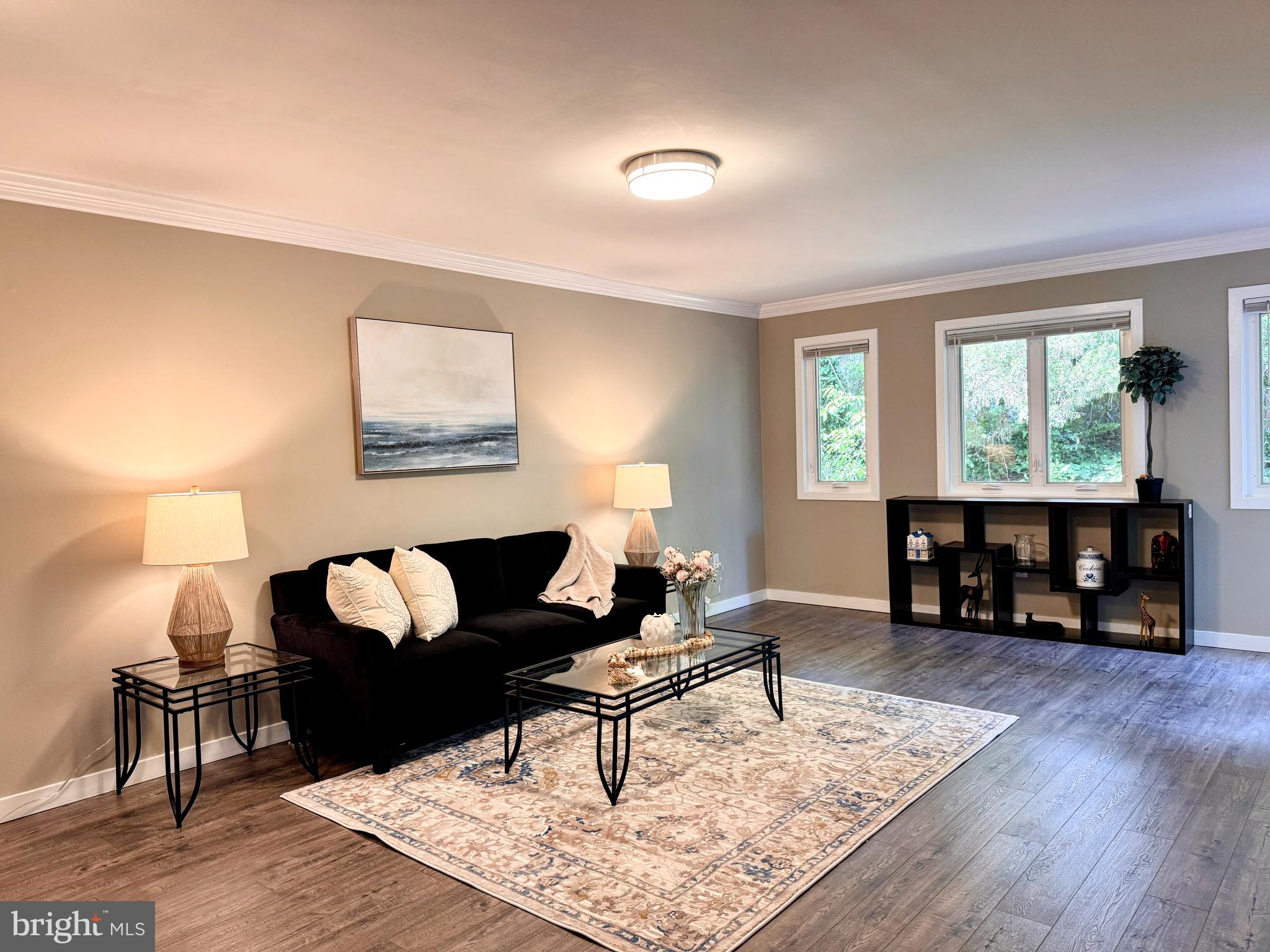 363 Chickory Way Newark, DE 19711 - Photo 5 of 42 a living room with furniture and wooden floor