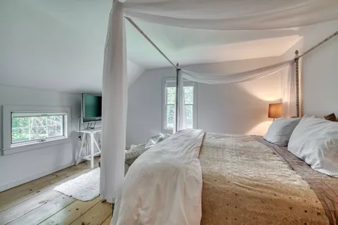 57 Osborne Lane, East Hampton, NY 11937