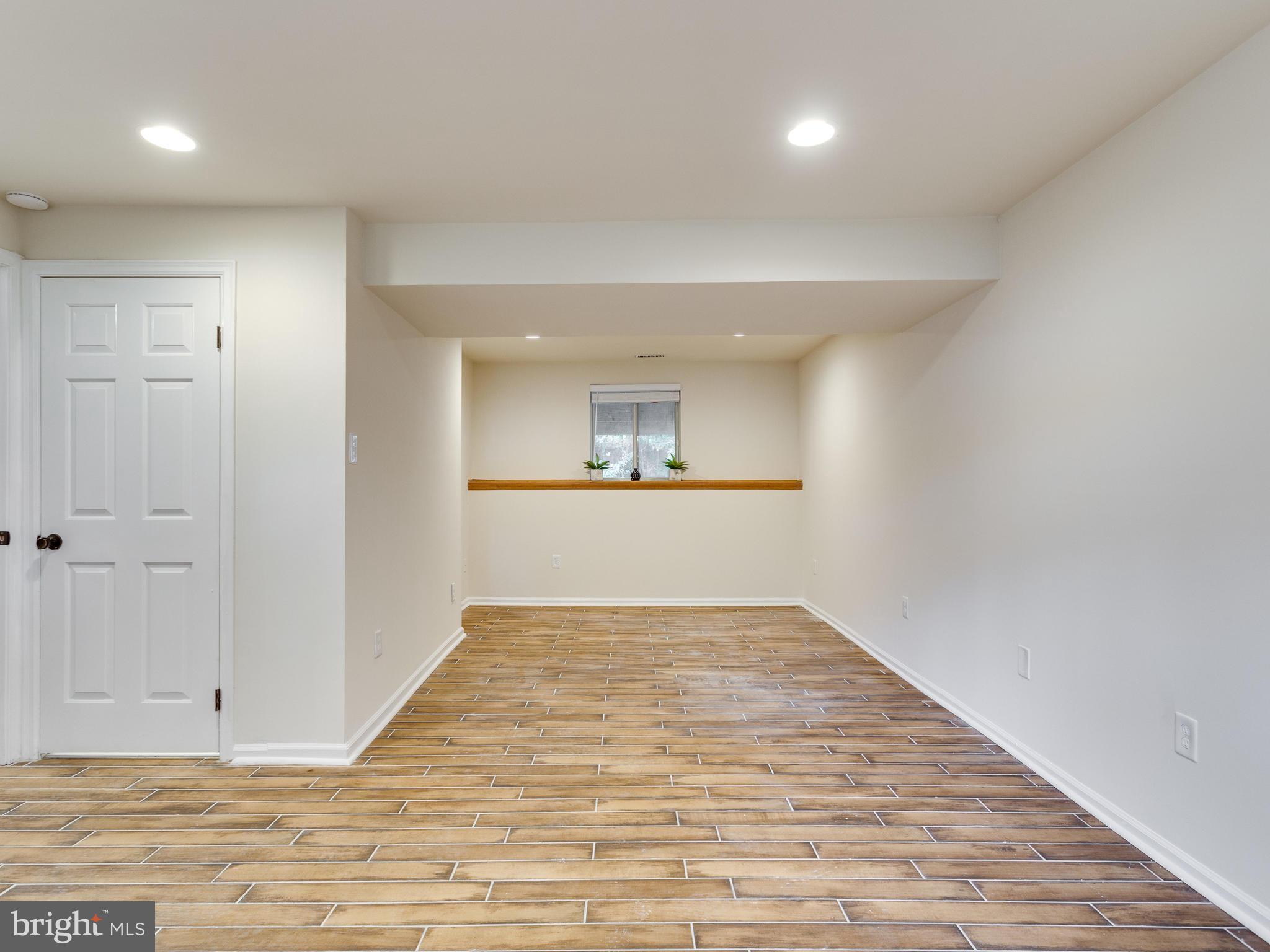 5828 Heming Avenue Springfield, VA 22151 - Photo 22 of 30 4th Bedroom