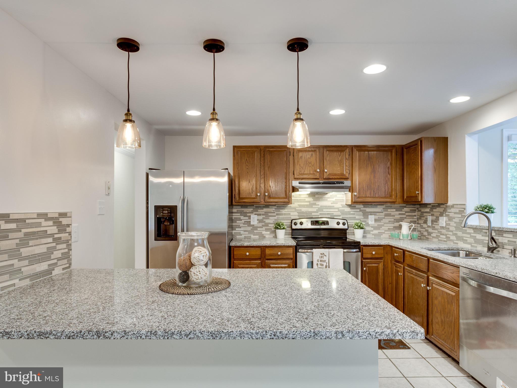 5828 Heming Avenue Springfield, VA 22151 - Photo 8 of 30 Kitchen