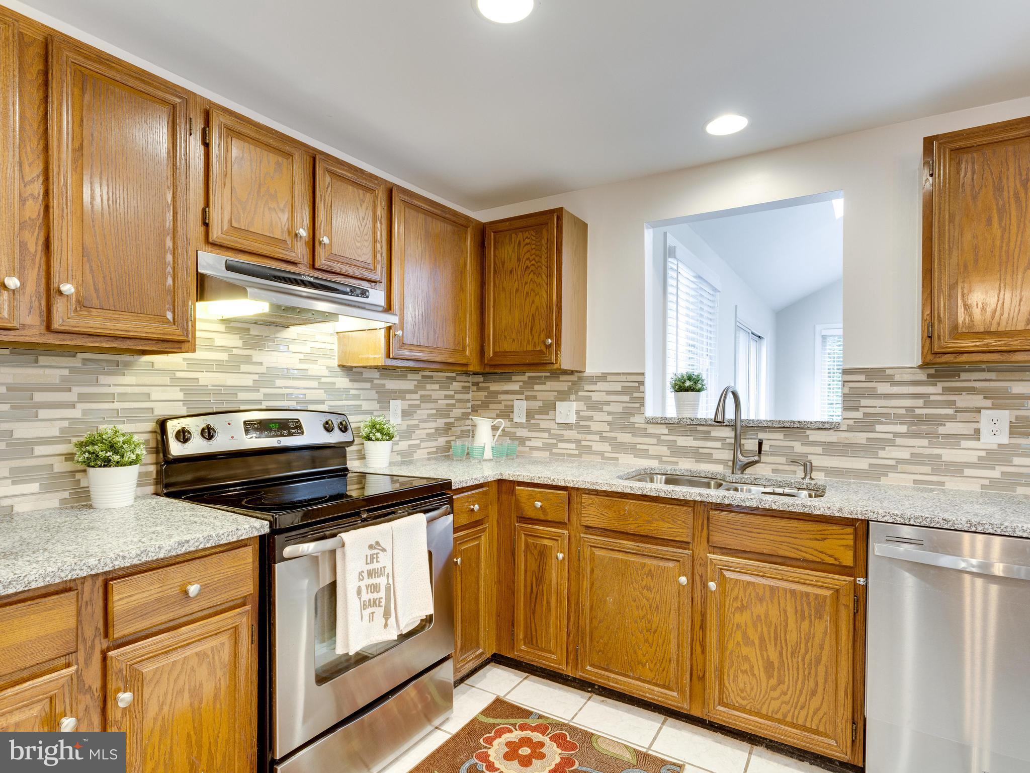 5828 Heming Avenue Springfield, VA 22151 - Photo 9 of 30 Kitchen
