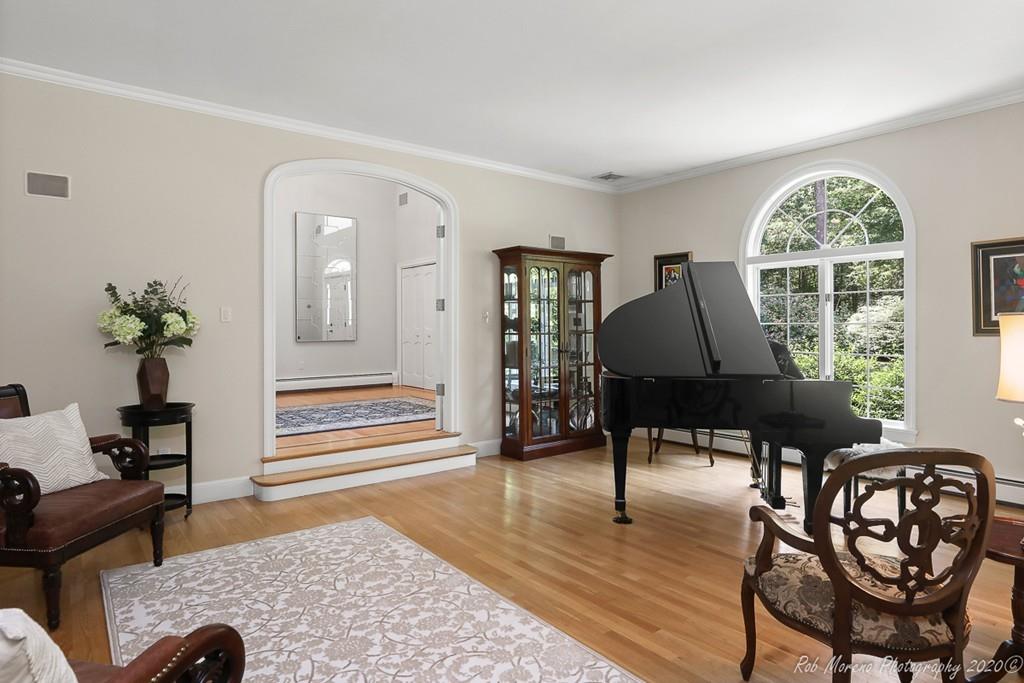 8 Stanton Circle Boxford, MA 01921 - Photo 4 of 42 Gallery Image 4