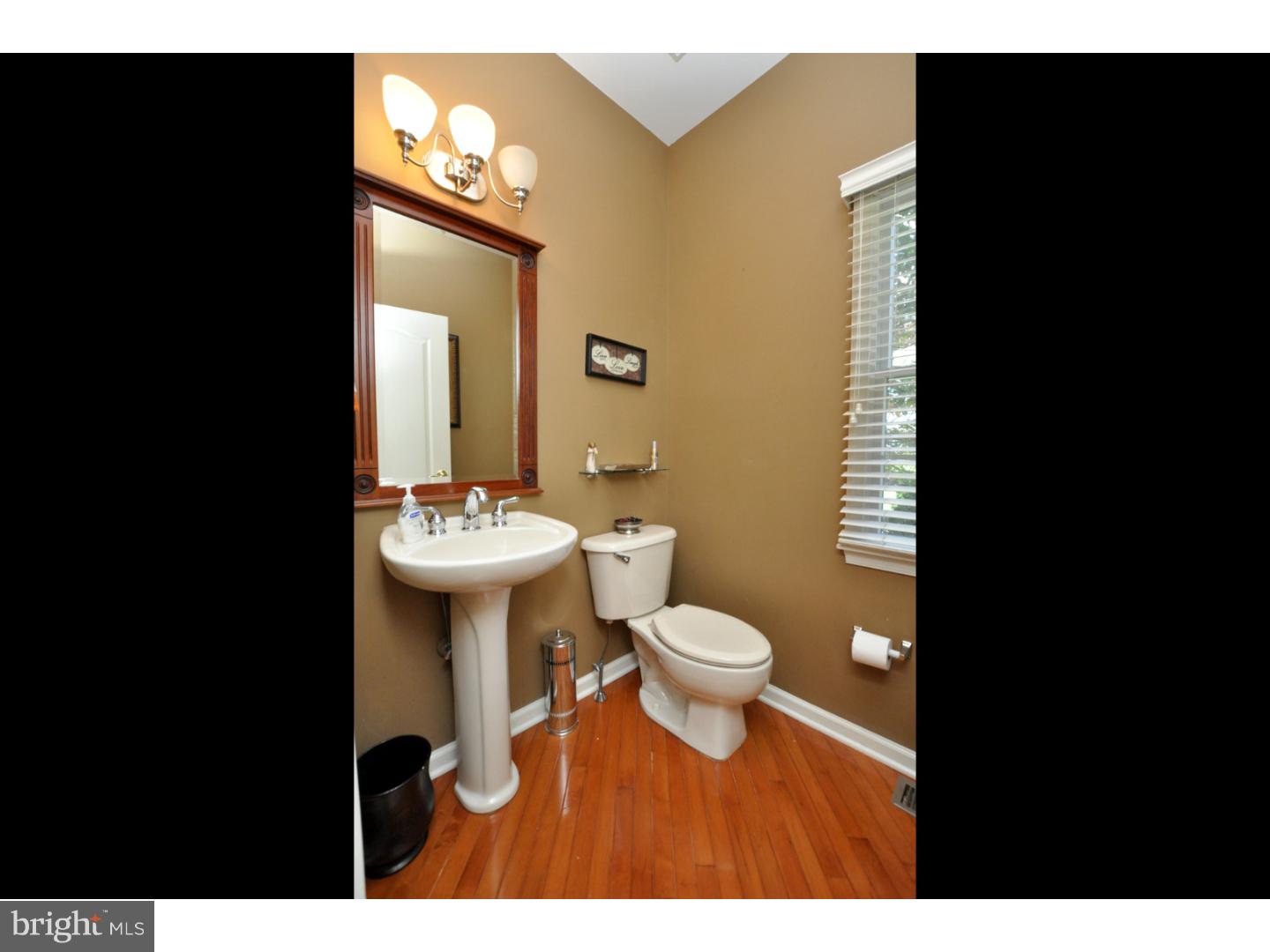 28 Waters Edge Drive Riverside, NJ 08075 - Photo 17 of 24 Bathroom