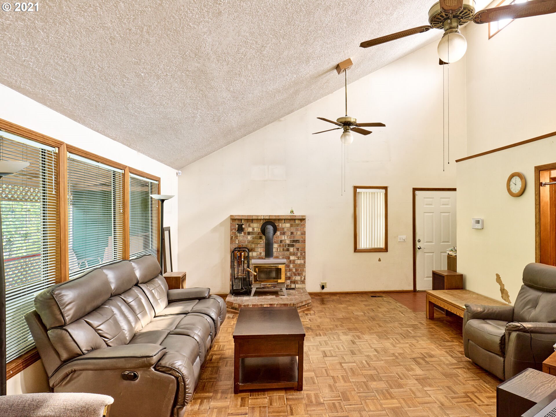 5696 South Whiskey Hill Road Hubbard, OR 97032 - Photo 4 of 30 Gallery Image 4