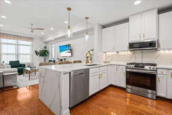 $569,000 | 125 Pier View Street, Unit 407, Charleston, SC 29492